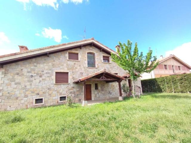Chalet en venta en Villarcayo de Merindad de Castilla la Vieja. CHALET EN VENTA EN VILLARCAYO. Chalets Villarcayo de Merindad de Castilla la.