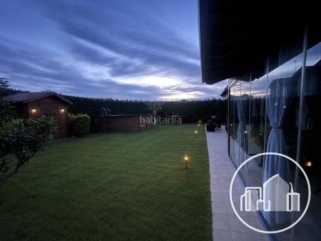 Chalet en venta en Villarcayo de Merindad de Castilla la Vieja. CHALET INDEPENDIENTE EN VENTA EN VILLARCAYO. Chalets Villarcayo de Merindad de Castilla la.