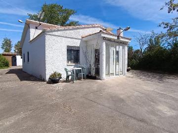 Chalet en venta en Villares de la Reina. Casa rural en venta. Chalets Villares de la.