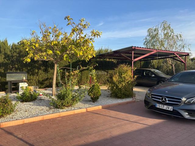 Chalet en venta en Villarrobledo. se vende o alquila chalet nuevo a solo 4 km de villarrobledo. Chalets.