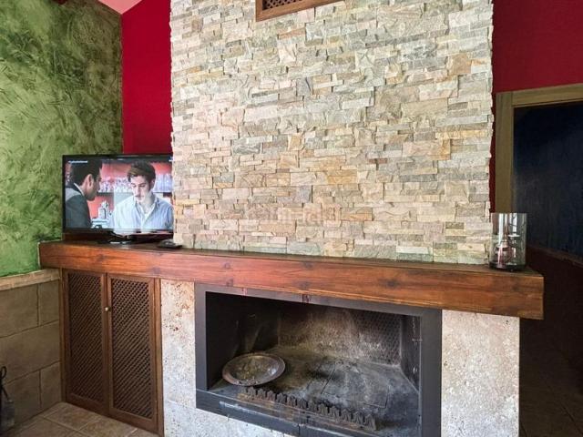 Chalet en venta en Viso del Marqués. Una espaciosa propiedad con piscina y estancias llenas de color. Chalets Viso del.