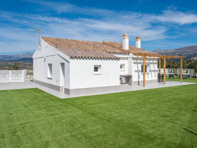 Chalet en venta en Viñuela. Chalets.