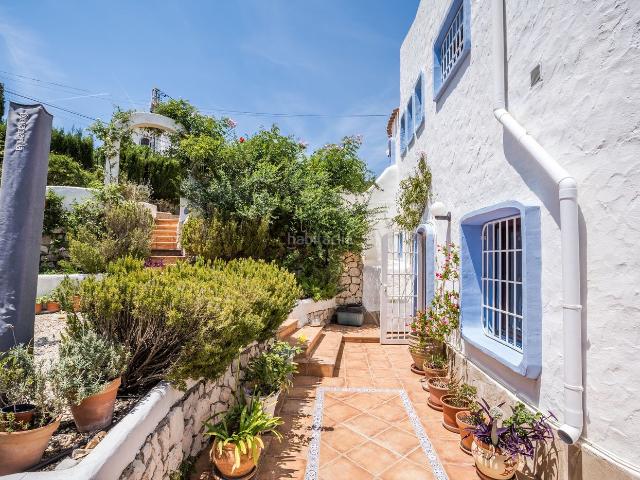 Chalet en venta en Xàbia, La Granadella Costa Nova. Villa ibicenca con carácter y vistas al mar ubicada en Costa Nova Panorama, Jávea. Chalets.