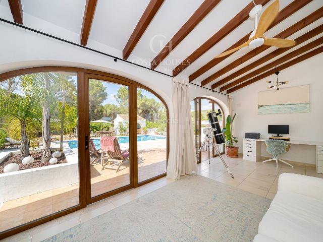 Chalet en venta en Xàbia, Partida Comunes Adsubia. VILLA GALDOS LUZ, PRIVACIDAD Y VIDA MEDITERRANEA EN JAVEA. Chalets.