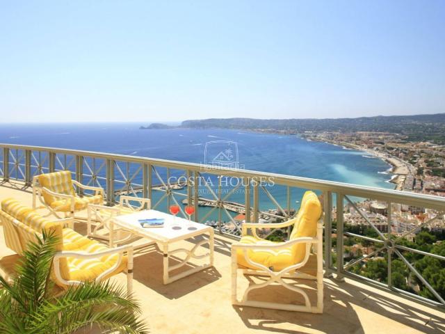 Chalet en venta en Xàbia, Puerto. VILLA DE LUJO EN VENTA CON VISTAS AL MAR Y 7 DORMITORIOS EN SAN ANTONIO JAVEA XÀBIA, ALICANTE. Chalets.