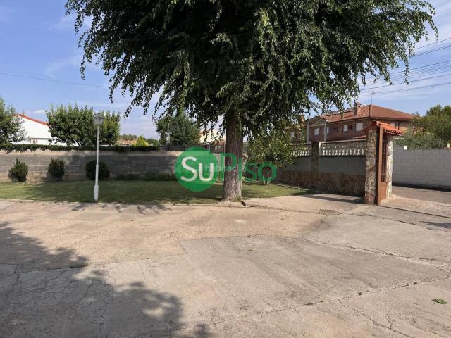 Chalet en venta en Yeles. Chalets.