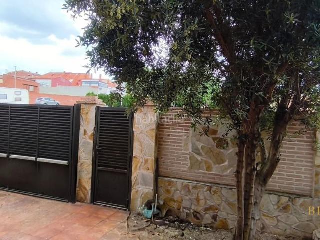 Chalet en venta en Yuncos. Chalet con piscina privada. Chalets.