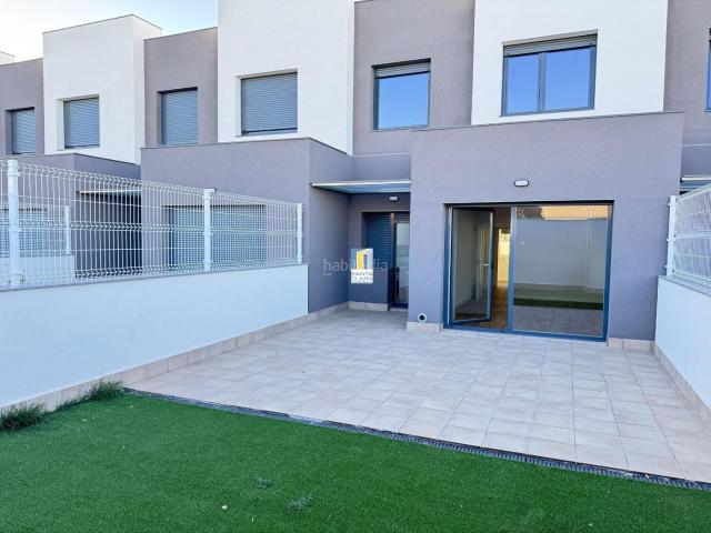 Chalet en venta en Zamora, Ciudad Jardín Vista Alegre. CHALET UNIFAMILIAR DE OBRA NUEVA EN VENTA Y CON ENTREGA INMEDIATA, EN ZONA VISTALEGRE, ZAMORA. Chalets.