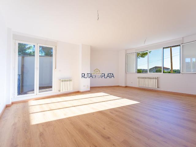Chalet en venta en Zamora, Pinilla. Chalet pareado en Zamora Capital. Chalets.