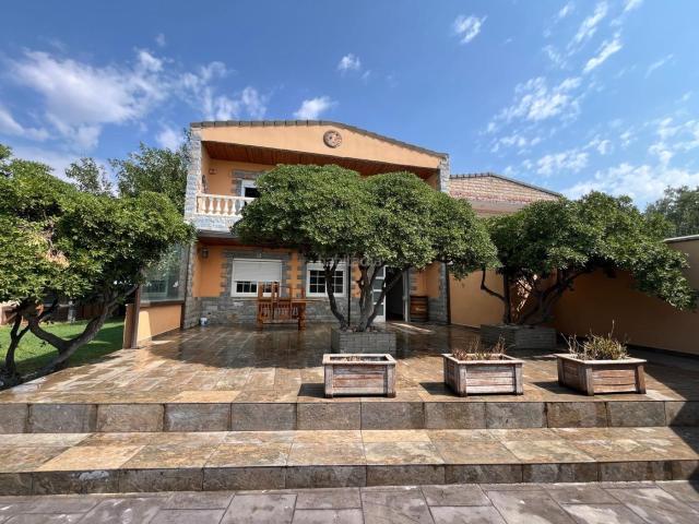 Chalet en venta en Zaragoza, Casetas Villarrapa. Fantástico Chalet en Casetas. Chalets.