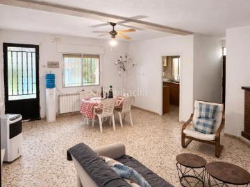 Chalet en venta en Zaragoza, Garrapinillos. CHALET de 1100 m² CON PISCINA a 15 MINUTOS de ZARAGOZA. Chalets.