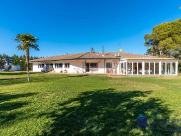 Chalet en venta en Zaragoza, Garrapinillos. Chalets.