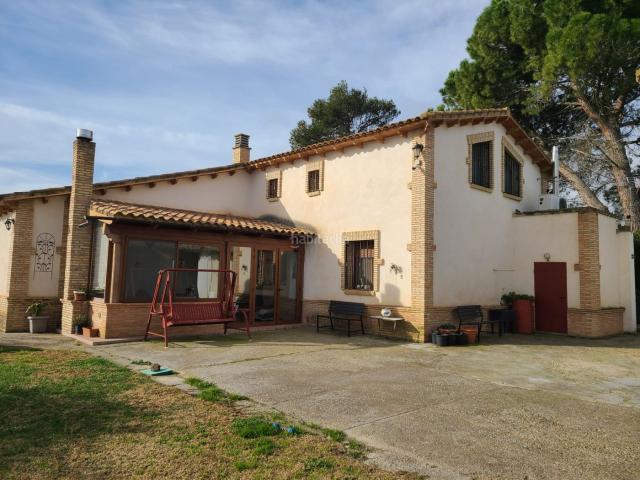 Chalet en venta en Zaragoza, Montañana. BONITA TORRE CHALET EN MONTAÑANA ZARAGOZA. Chalets.