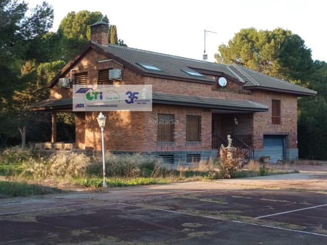 Chalet en venta en Zaragoza, Peña el Zorongo. Venta de casa en el Zorongo. Chalets.