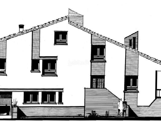Chalet en venta en Zaragoza, Peña el Zorongo. ESPACIOSO CHALET UNIFAMILIAR CON AMPLIO JARDÍN. Chalets.