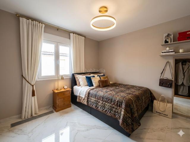 Chalet en venta en Zaragoza, Torrero. Chalet Exclusivo en Torrero con Gran Amplitud. Chalets.