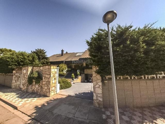 Chalet en venta en Zaragoza, Venta del Olivar. CHALET INDEPENDIENTE EN URB. MAITENA VENTA OLIVAR. Chalets.