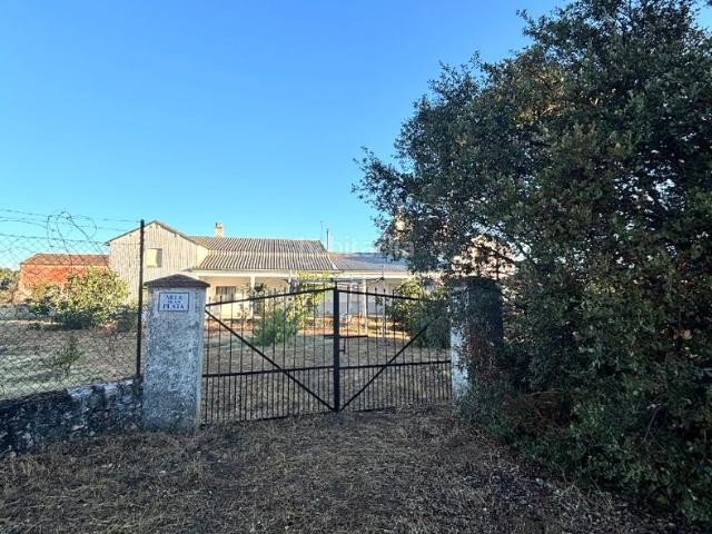 Chalet en venta en Zarza de Granadilla. Finca Rústica. Chalets Zarza de.