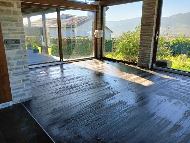 Chalet en venta en Ezcabarte. Solvia Inmobiliaria Chalet independiente Oricain. Chalets.