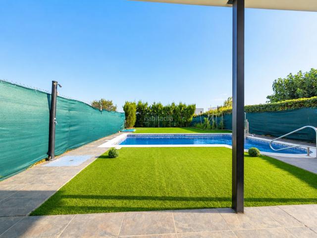 Chalet en venta en Zuera. Chalet independiente adaptado con piscina en Ontinar del Salz. Chalets.