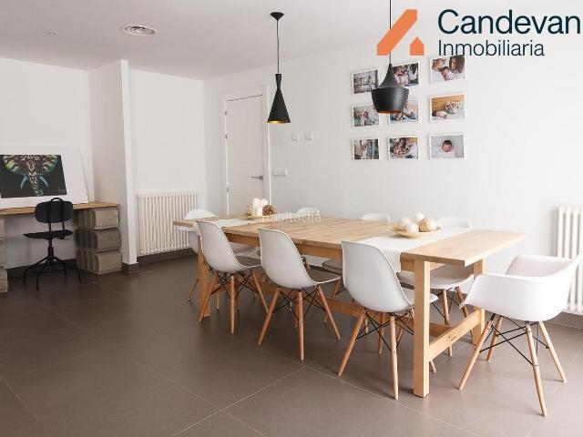 Chalet en venta en Zuera. Chalets.