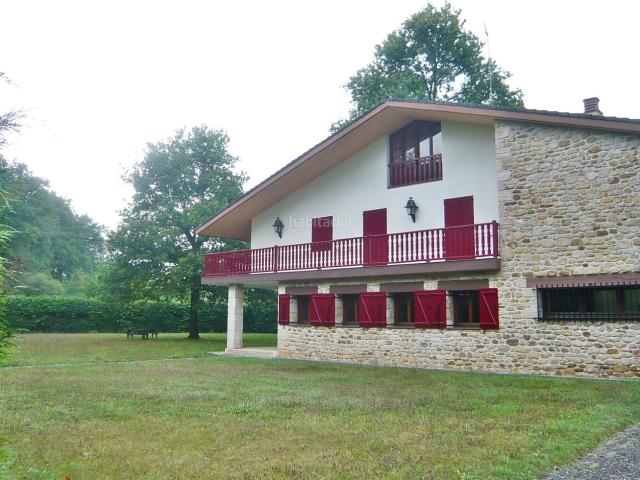 Chalet en venta en Zuia. Magnifica casa unifamiliar en Murguia. Chalets.
