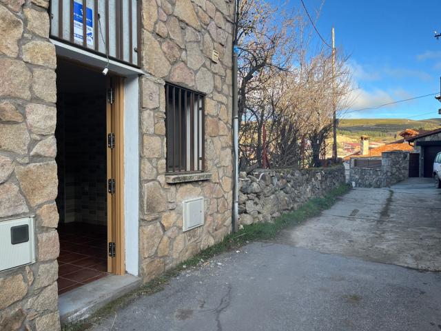 Chalet en venta. HOYOS DEL ESPINO