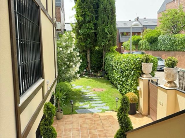 Chalet en venta. MADRID