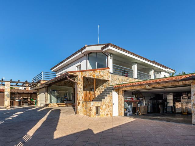 Chalet en venta. MEJORADA DEL CAMPO