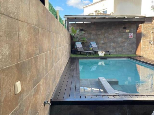 Chalet en venta Nerja con 5 dormitorios y piscina lujo