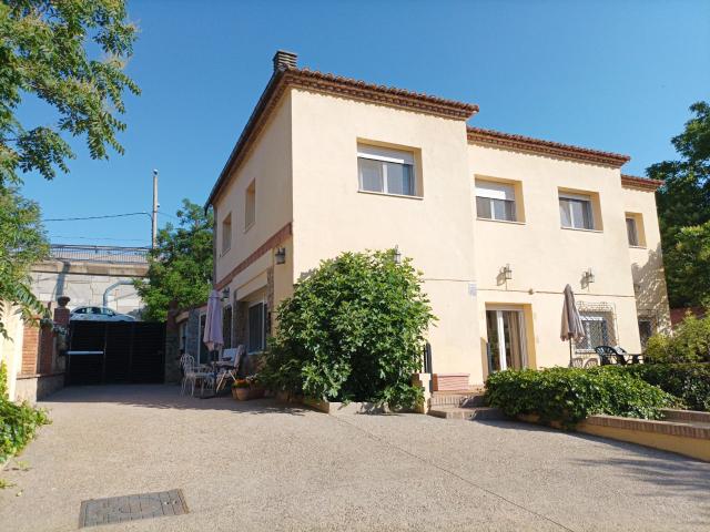 Chalet en venta. TERUEL
