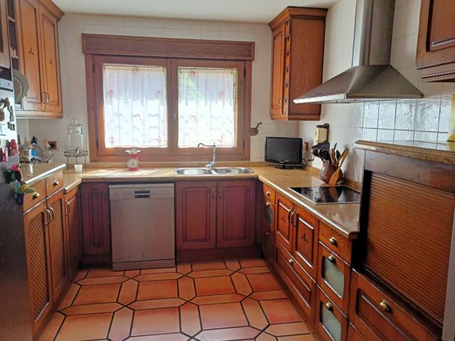 Chalet en venta. TERUEL