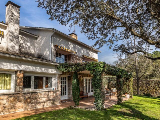 Chalet en venta. VALDEMORILLO