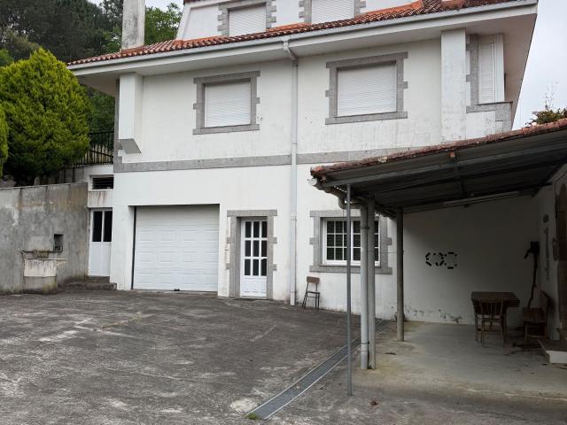 Chalet en venta. VILA DE CRUCES