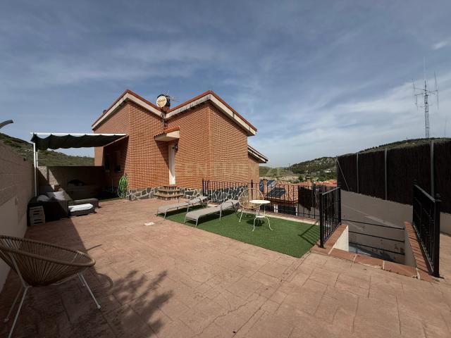 Chalet en Villalbilla, Madrid construccion de lujo, con espacios amplios y acogedores