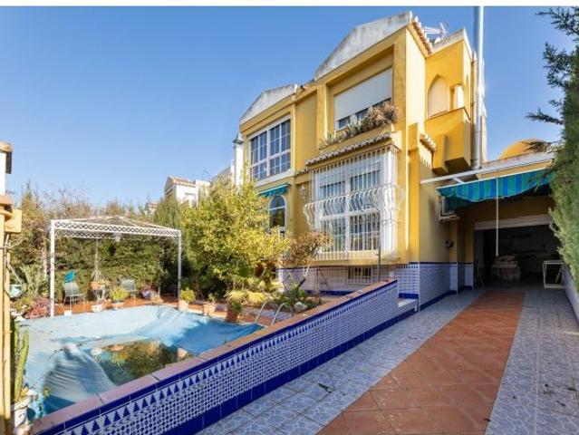 CHALET EN VILLAS BLANCAS, ALBOLOTE