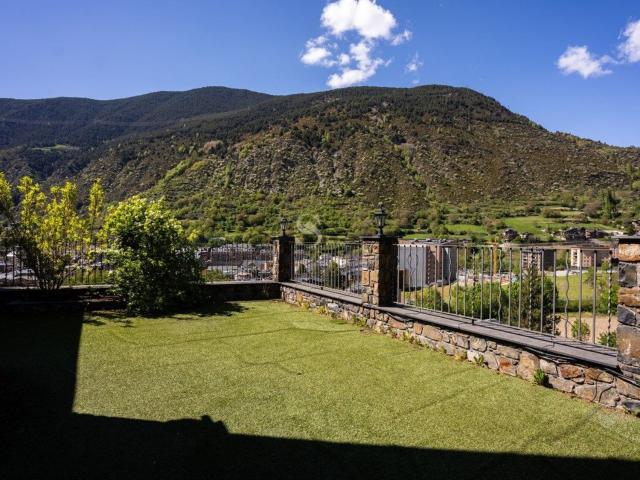 Chalet, Encamp
