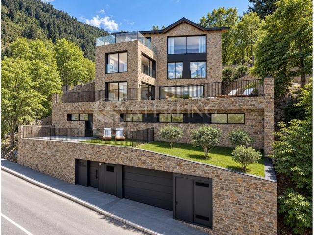 Chalet, Encamp
