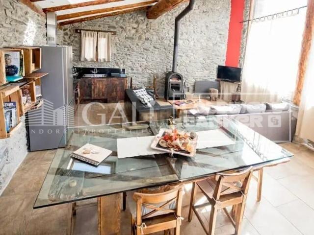 Chalet, Encamp