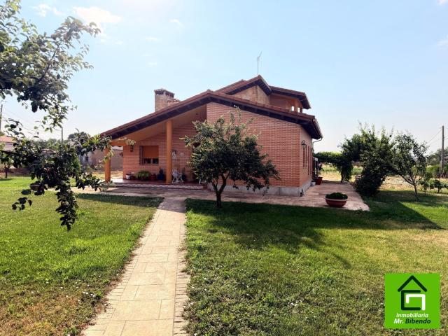 Chalet, El Cubo de Tierra del Vino