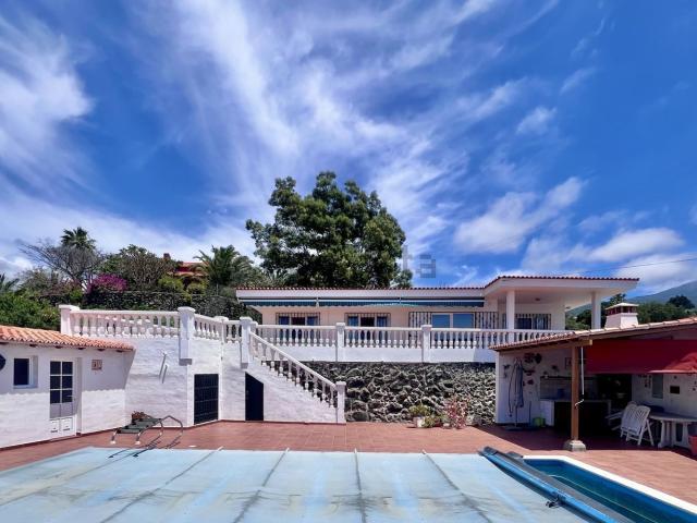 Chalet, El Paso