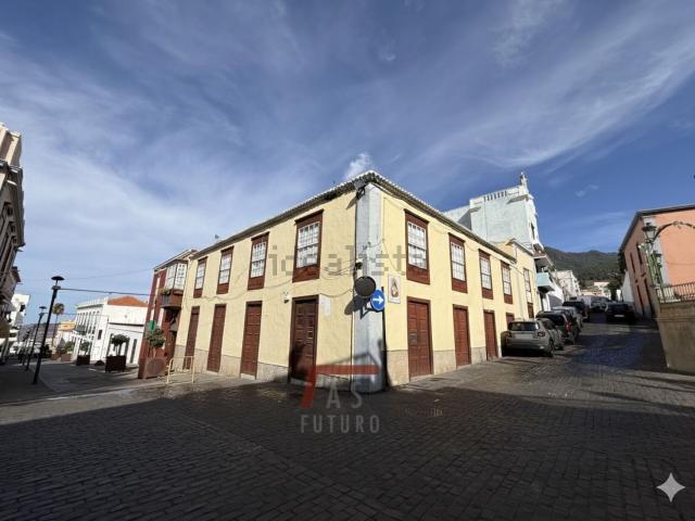 Chalet, El Paso
