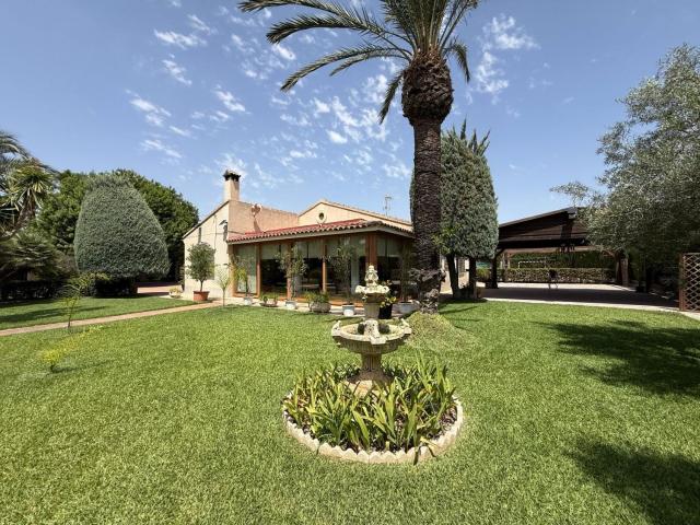 Chalet, Elche / Elx
