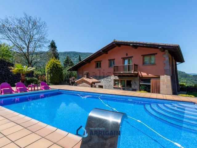 Chalet, Elduain