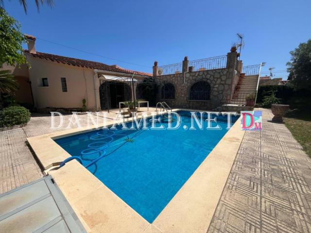 Chalet, Els Poblets