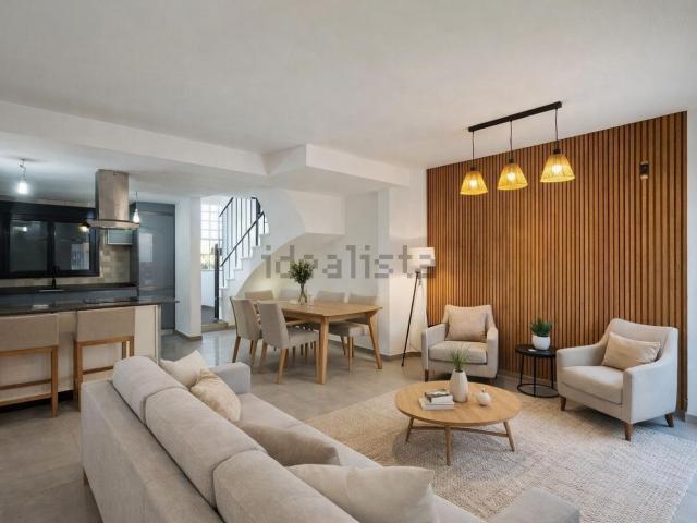 Chalet, Els Poblets