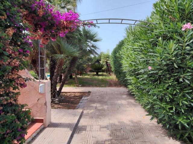 Chalet, Els Poblets