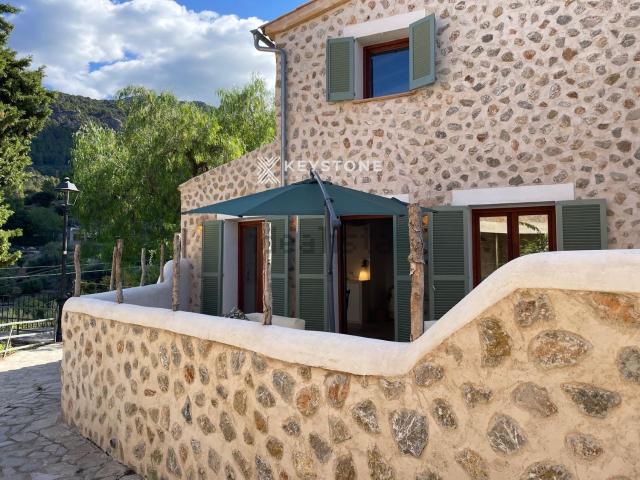 Chalet, Estellencs