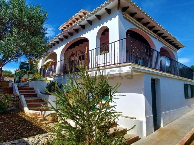 Chalet, Es Castell