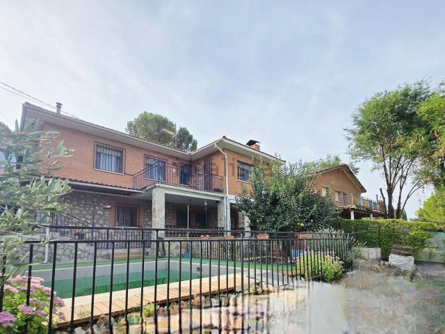 Chalet, Escariche